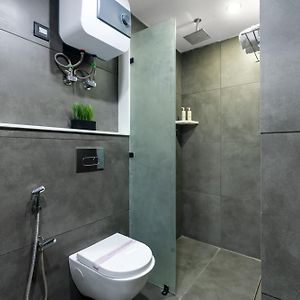 Deluxe Studio