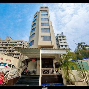 Hotel Lucky Goregaon